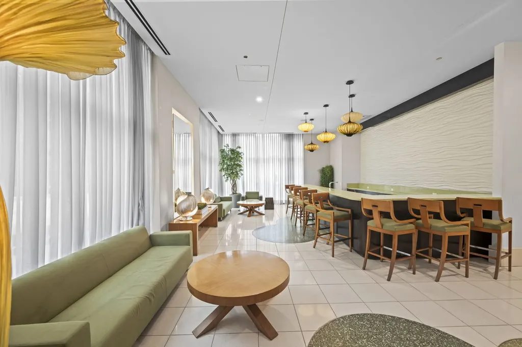 123 South Green Street Chicago IL 60607