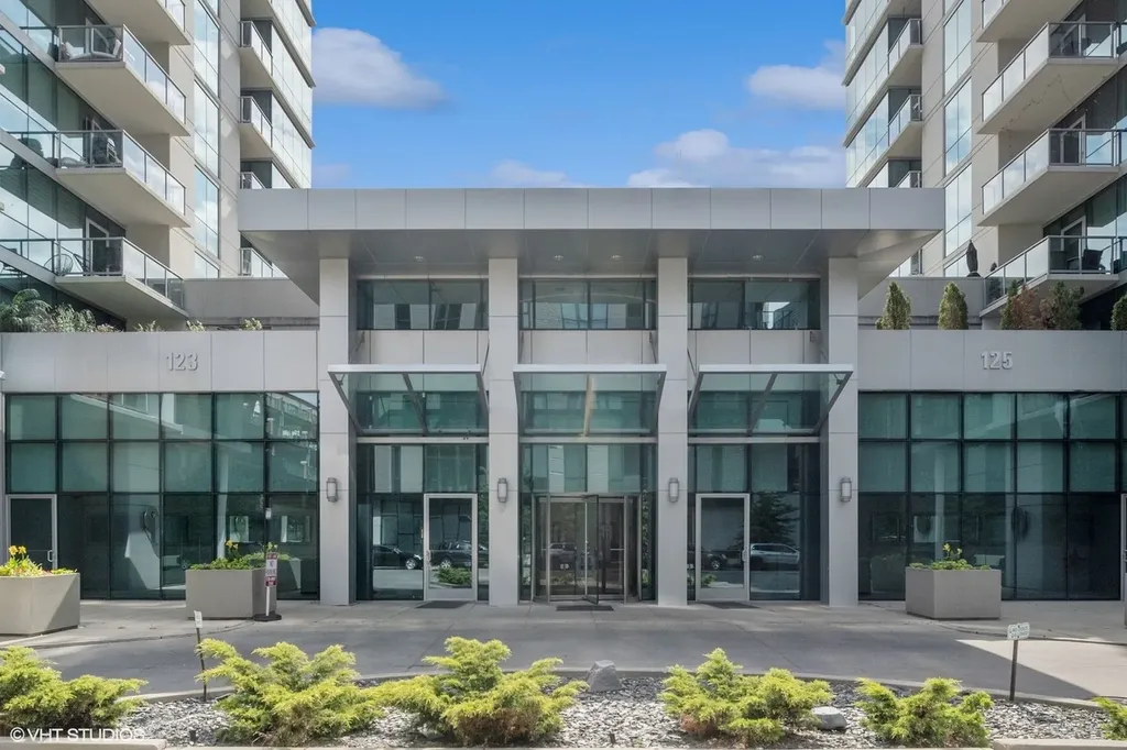123 South Green Street Chicago IL 60607