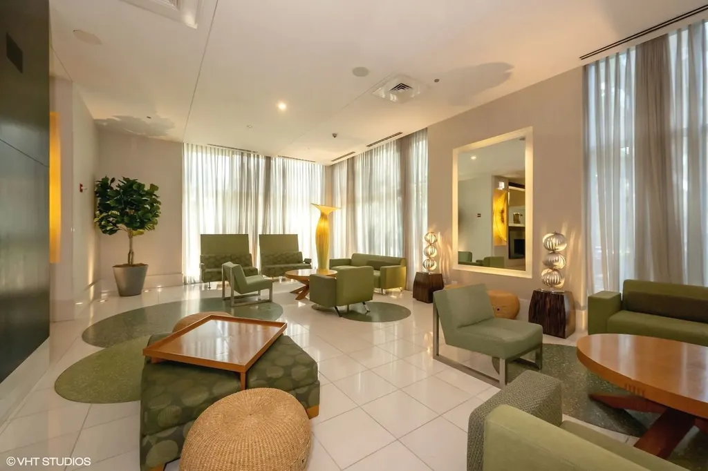123 South Green Street Chicago IL 60607