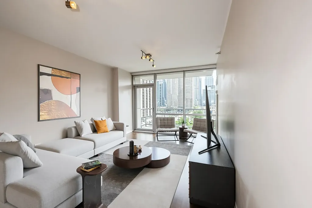 123 South Green Street Chicago IL 60607