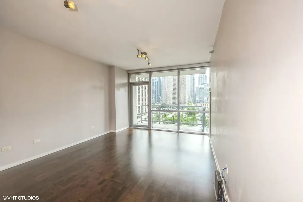 123 South Green Street Chicago IL 60607