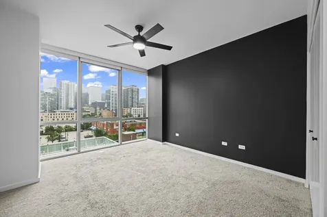 123 South Green Street Chicago IL 60607