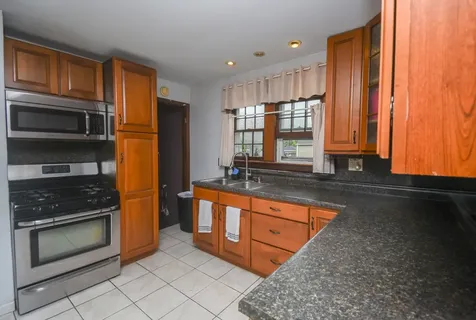 613 North Frolic Avenue Waukegan IL 60085