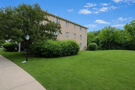 466 South President Street Carol Stream IL 60188