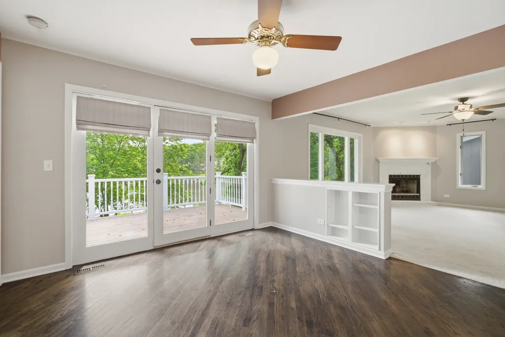 368 Hiawatha Drive Lake In The Hills IL 60156