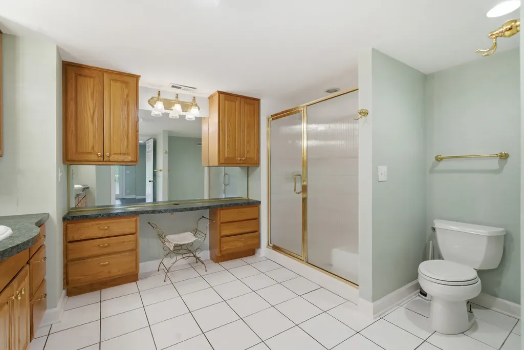 368 Hiawatha Drive Lake In The Hills IL 60156
