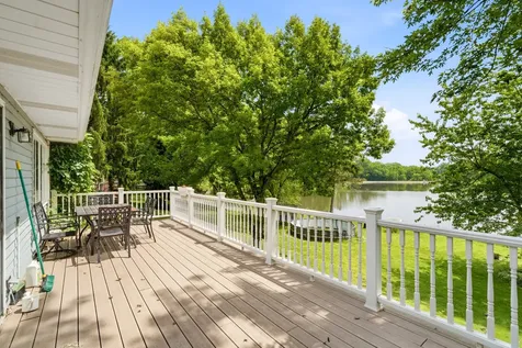 368 Hiawatha Drive Lake In The Hills IL 60156
