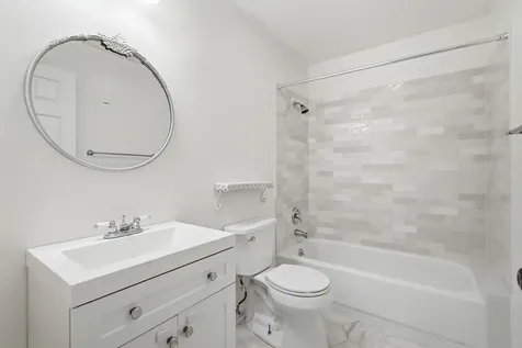 368 Hiawatha Drive Lake In The Hills IL 60156