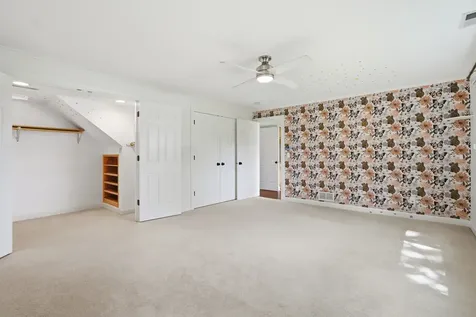 368 Hiawatha Drive Lake In The Hills IL 60156