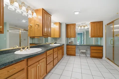 368 Hiawatha Drive Lake In The Hills IL 60156