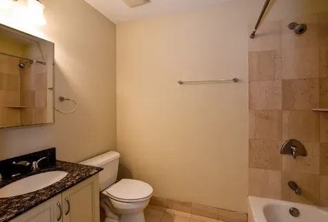2942 North Lincoln Avenue Chicago IL 60657