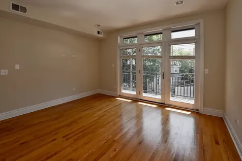 2942 North Lincoln Avenue Chicago IL 60657