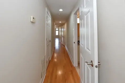 2942 North Lincoln Avenue Chicago IL 60657