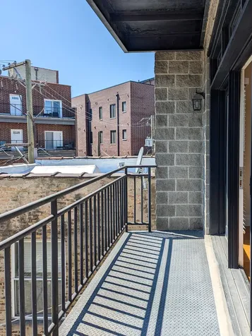 2942 North Lincoln Avenue Chicago IL 60657