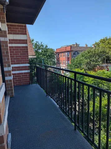 2942 North Lincoln Avenue Chicago IL 60657