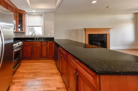 2942 North Lincoln Avenue Chicago IL 60657