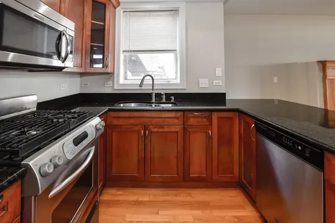 2942 North Lincoln Avenue Chicago IL 60657