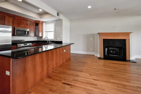 2942 North Lincoln Avenue Chicago IL 60657