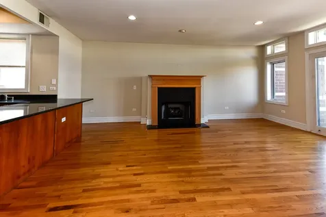 2942 North Lincoln Avenue Chicago IL 60657