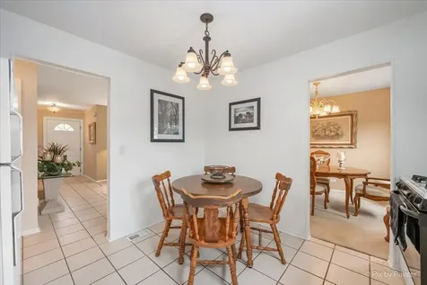 1328 Dove Court Mount Prospect IL 60056