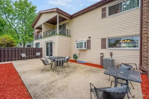 1328 Dove Court Mount Prospect IL 60056