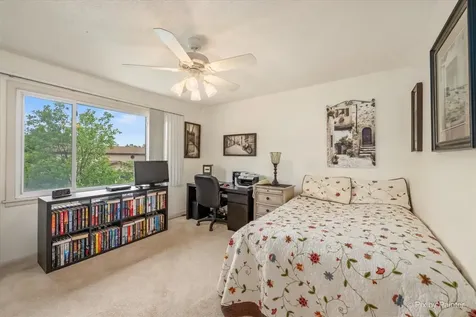 1328 Dove Court Mount Prospect IL 60056