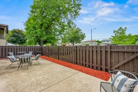 1328 Dove Court Mount Prospect IL 60056