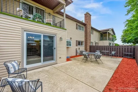 1328 Dove Court Mount Prospect IL 60056