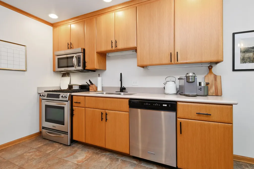 10050 West 145th Street Orland Park IL 60462