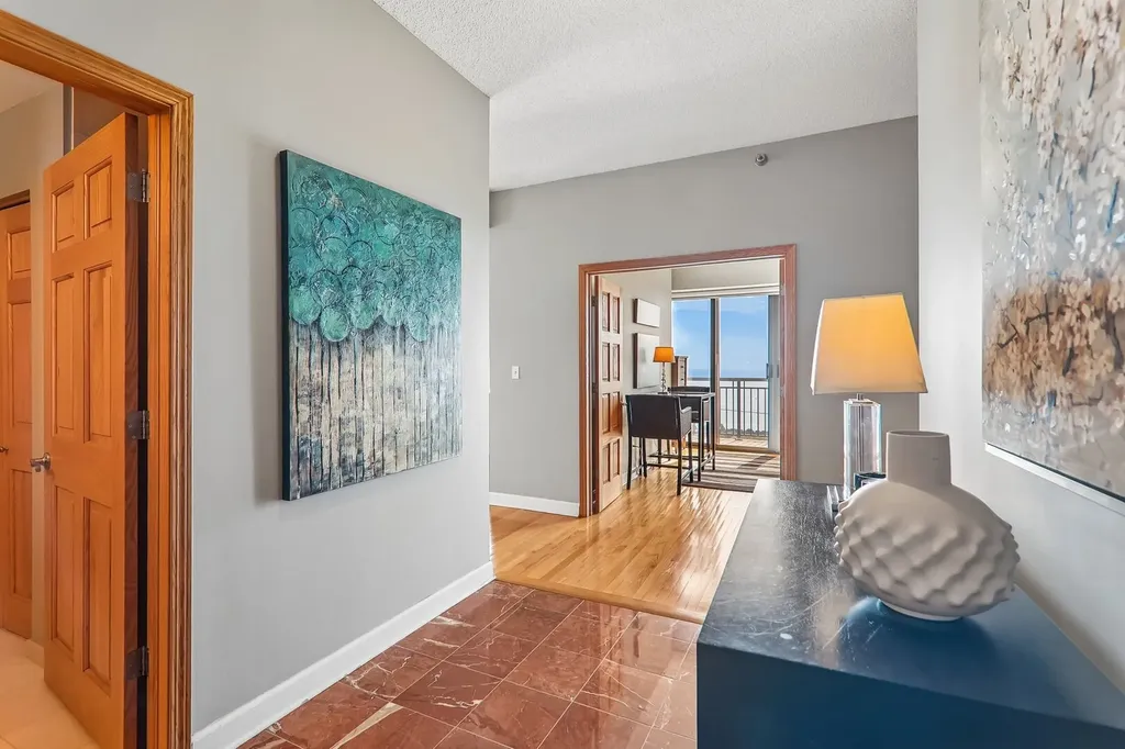 41 East 8th Street Chicago IL 60605