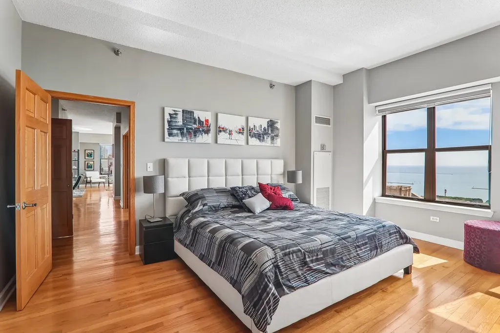 41 East 8th Street Chicago IL 60605