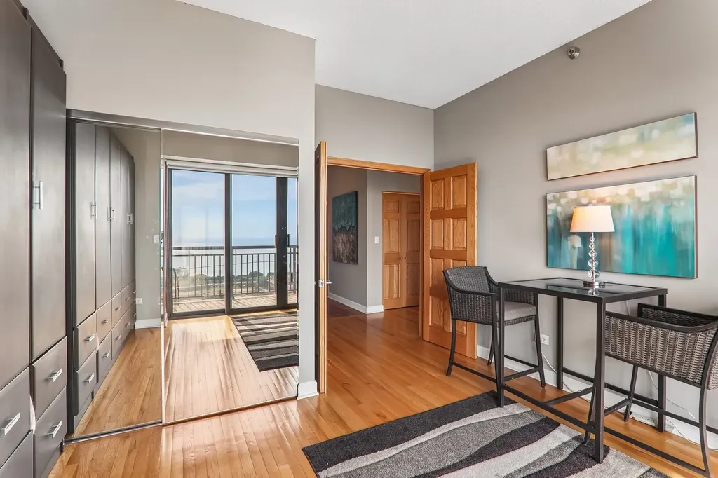 41 East 8th Street Chicago IL 60605