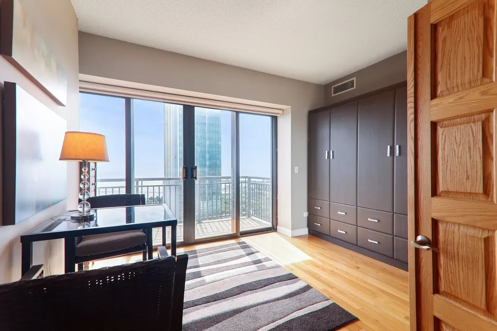 41 East 8th Street Chicago IL 60605