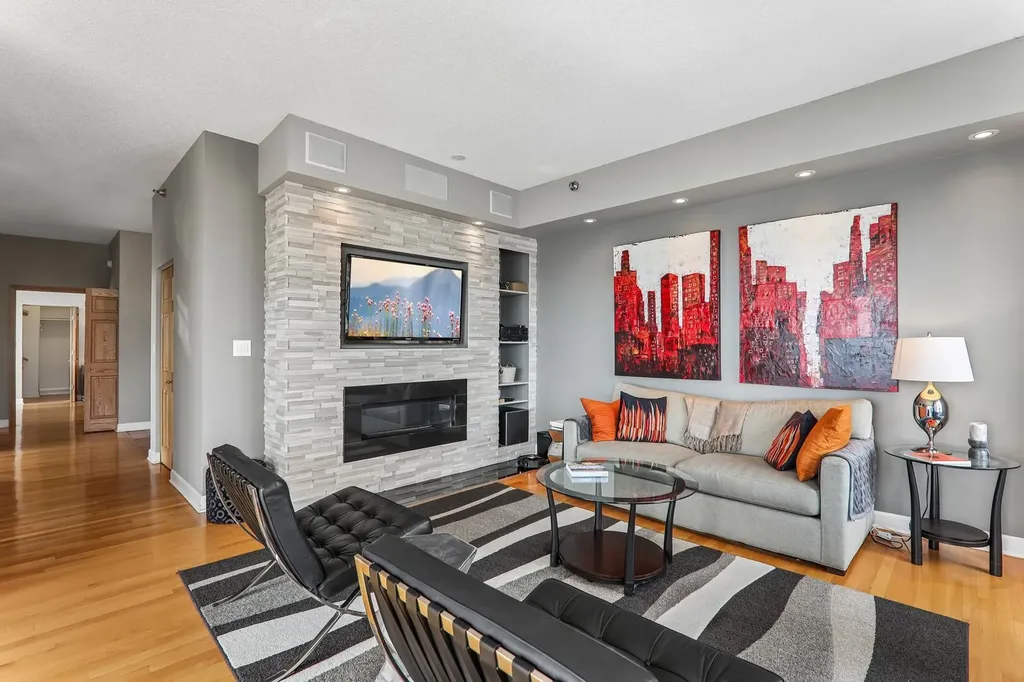 41 East 8th Street Chicago IL 60605