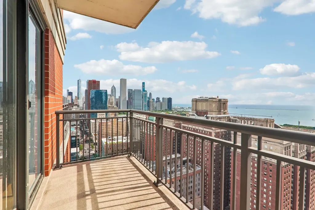 41 East 8th Street Chicago IL 60605