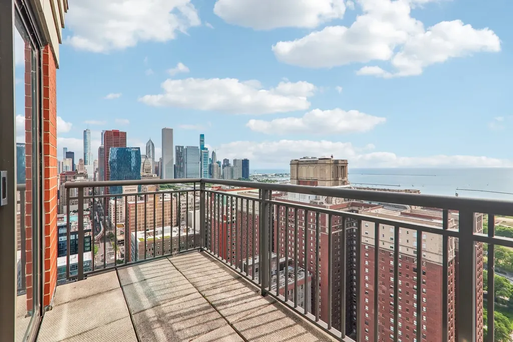 41 East 8th Street Chicago IL 60605