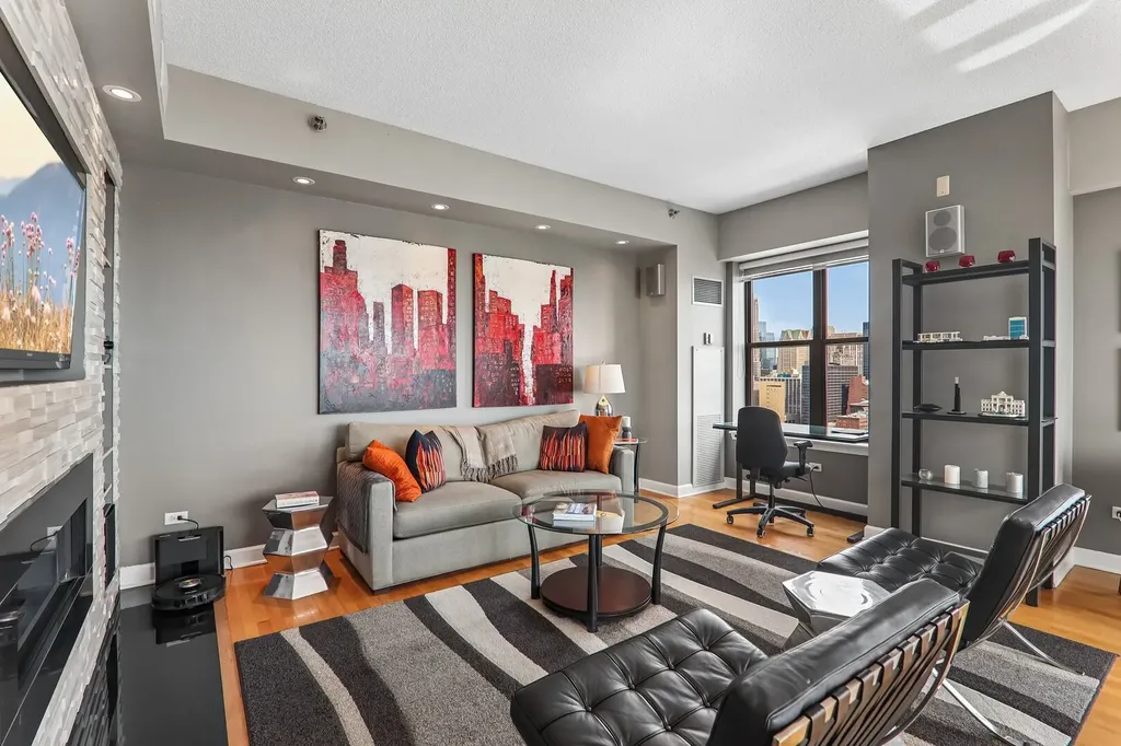 41 East 8th Street Chicago IL 60605