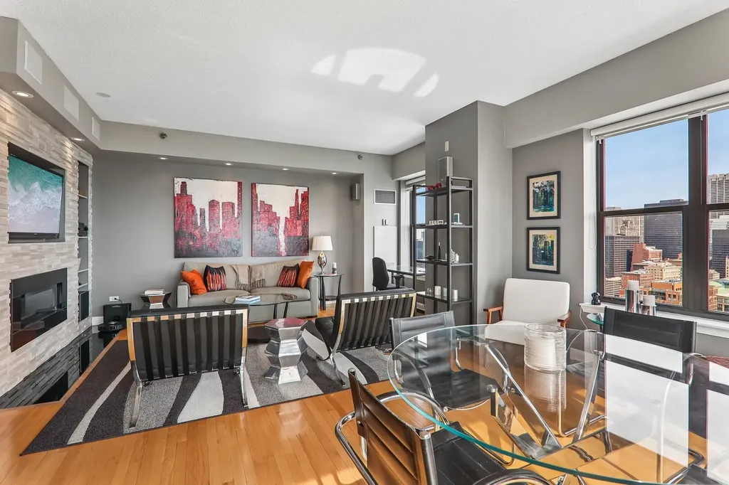 41 East 8th Street Chicago IL 60605
