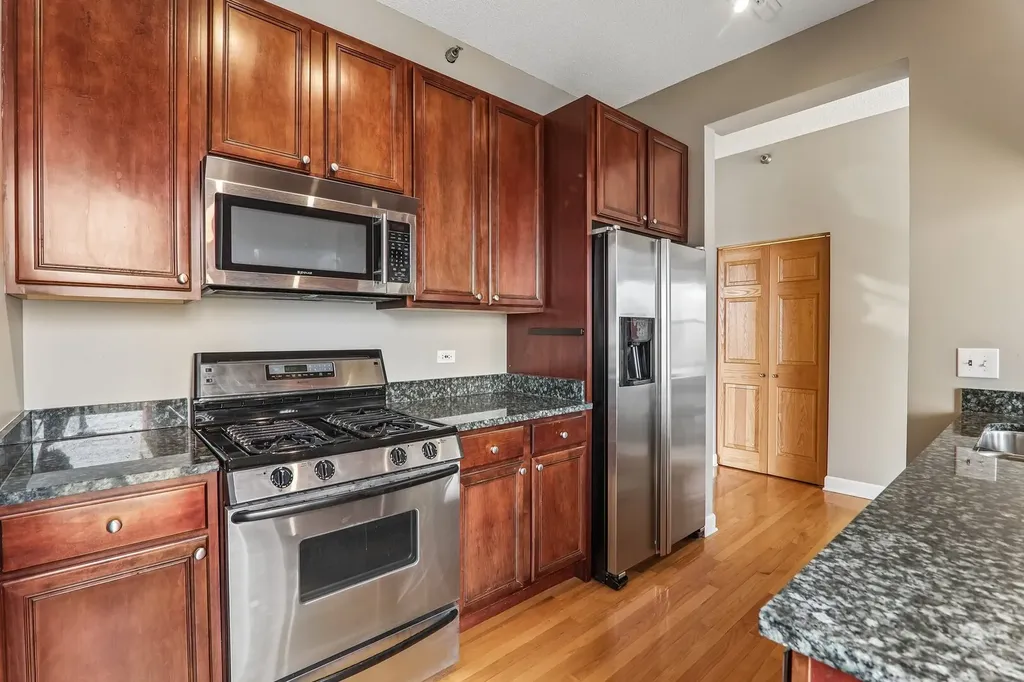 41 East 8th Street Chicago IL 60605