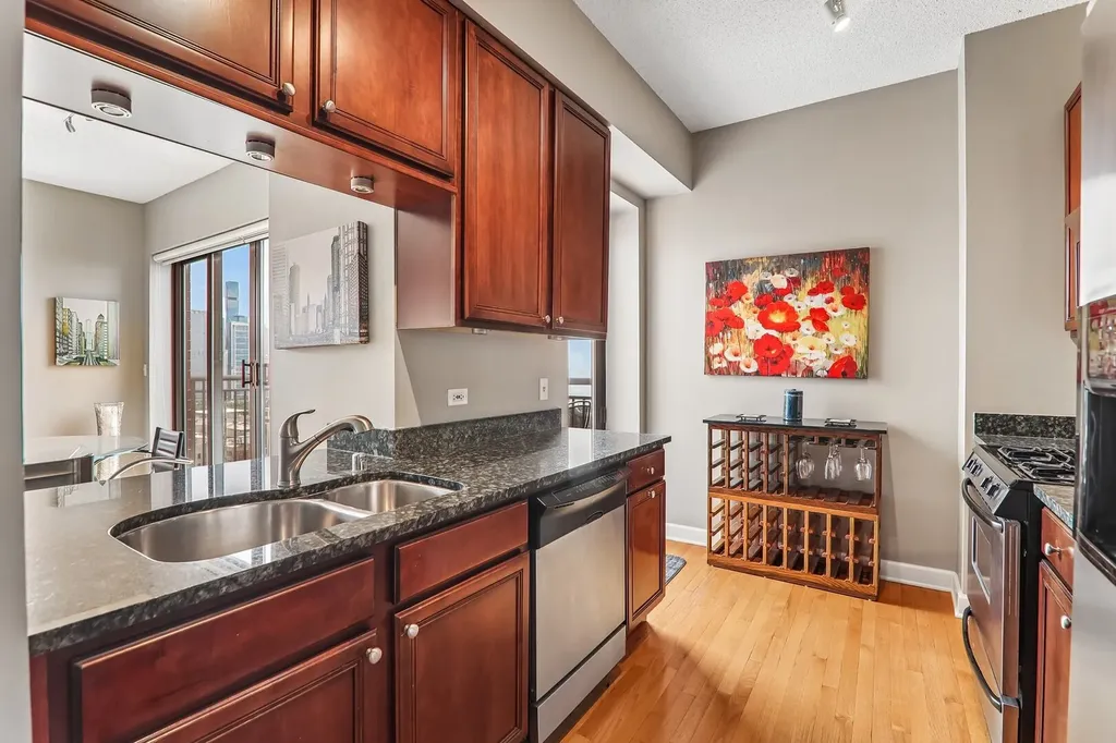 41 East 8th Street Chicago IL 60605