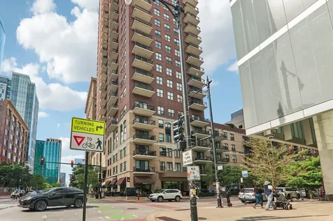 41 East 8th Street Chicago IL 60605