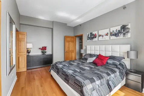 41 East 8th Street Chicago IL 60605