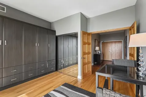 41 East 8th Street Chicago IL 60605