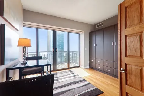 41 East 8th Street Chicago IL 60605