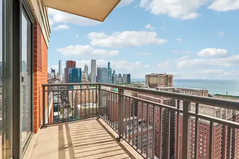 41 East 8th Street Chicago IL 60605