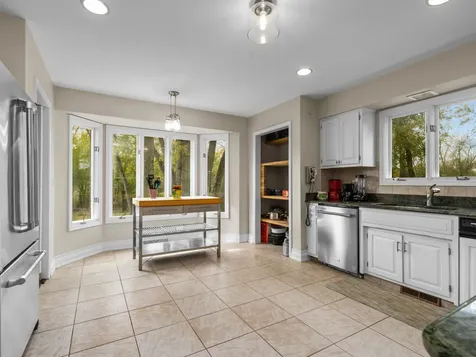 155 Helm Road Barrington IL 60010