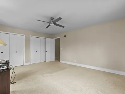 155 Helm Road Barrington IL 60010