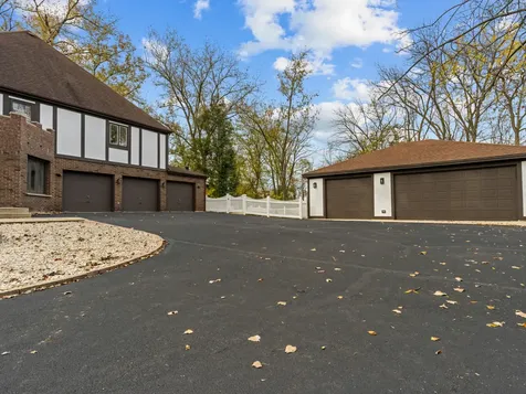 155 Helm Road Barrington IL 60010