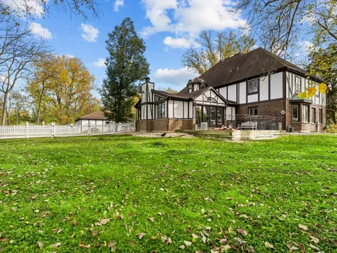 155 Helm Road Barrington IL 60010