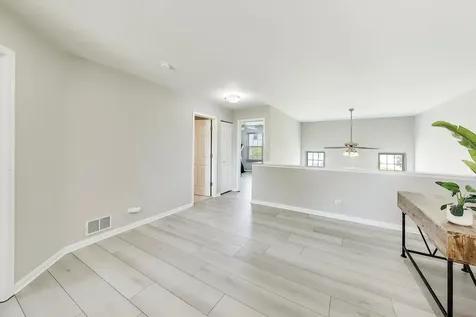 315 Poplar Court Lindenhurst IL 60046